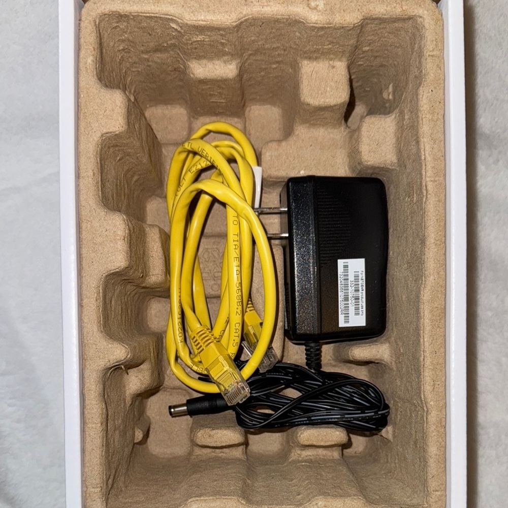 Netgear Black Wireless Router CM500 High Speed Cable Modem - Picture 8 of 10